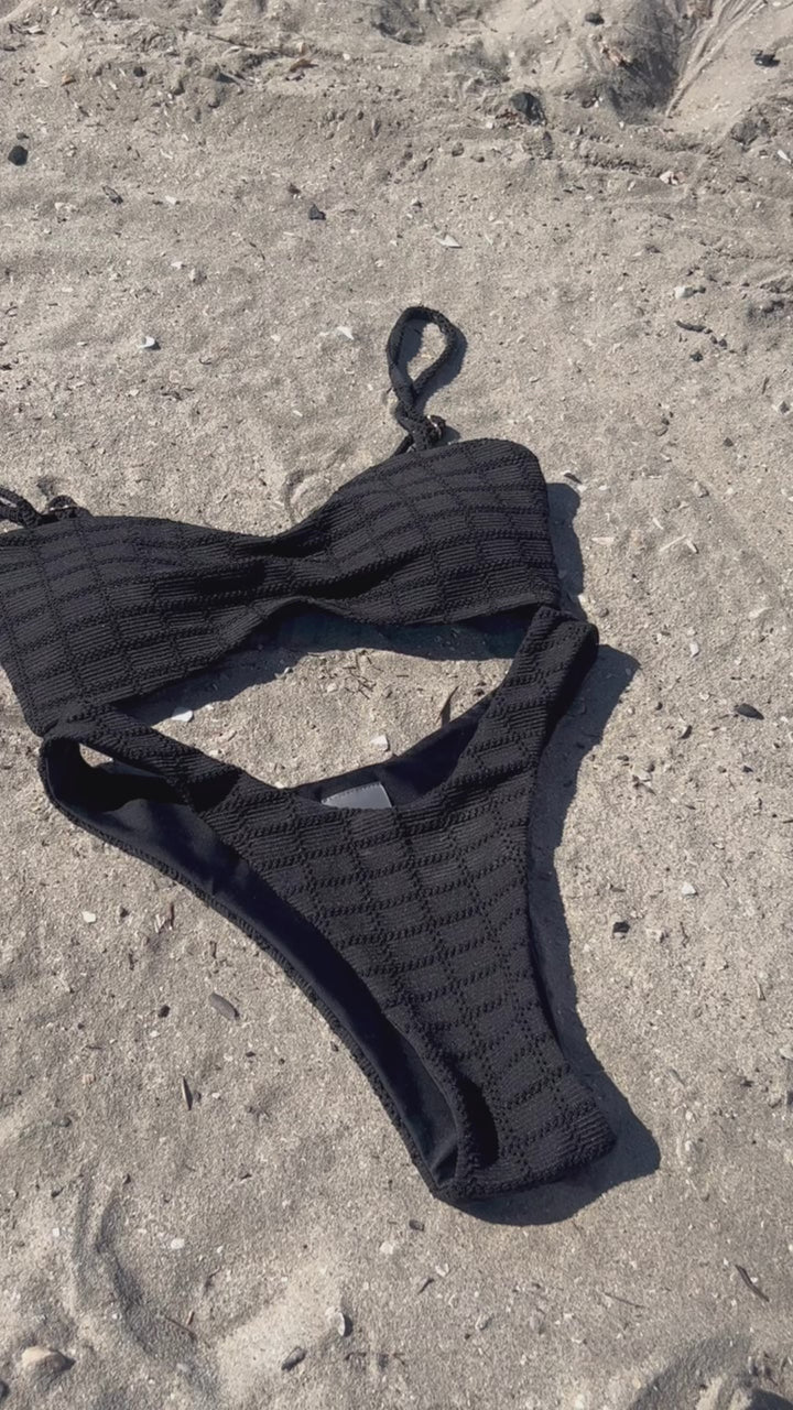Black Sand Seamless Cheeky Bottoms